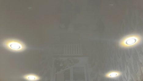 натяжные потолки - фото